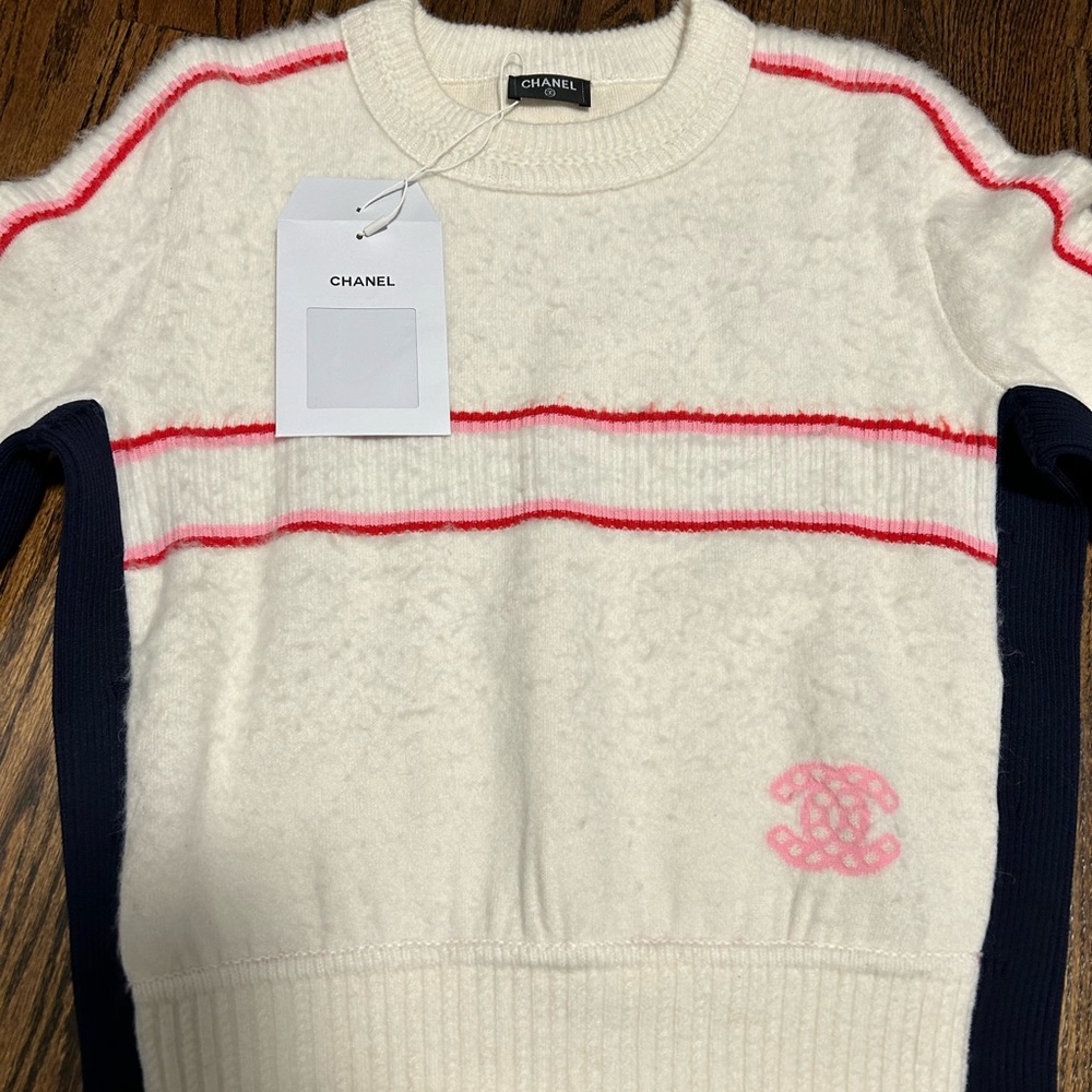 Authentic CHANEL ski sweater
